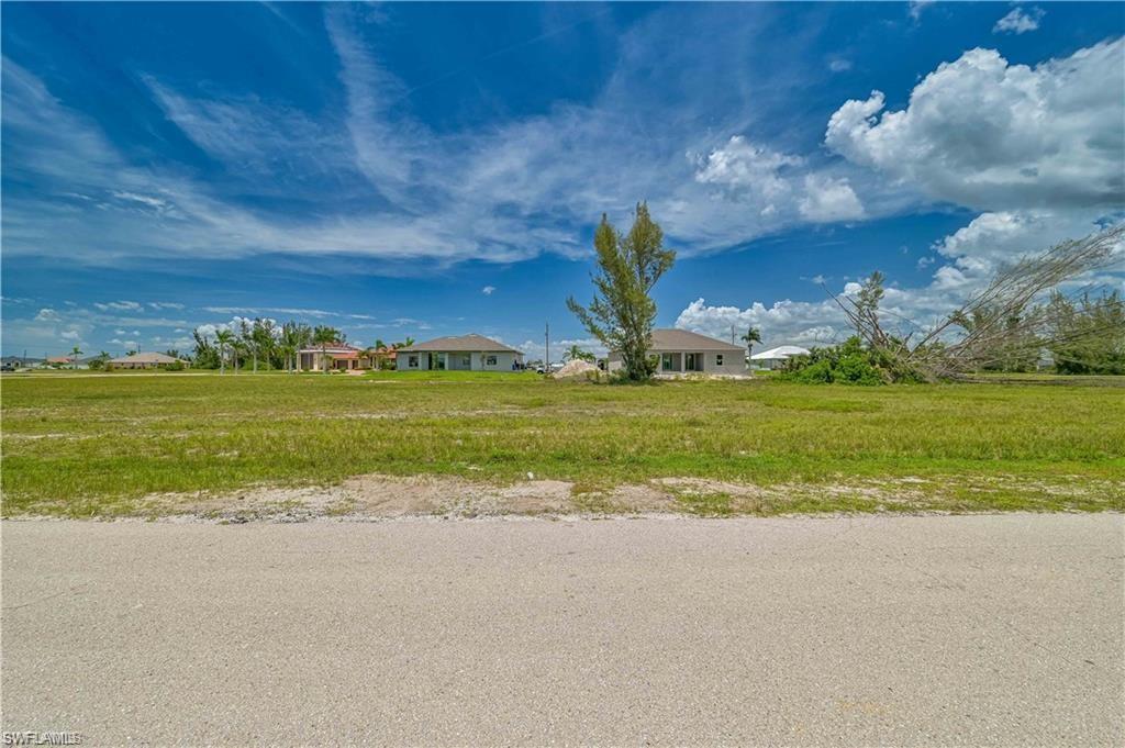 CAPE CORAL - Land