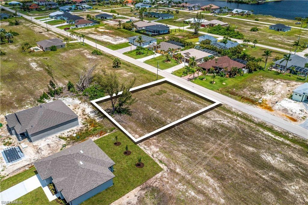 CAPE CORAL - Land