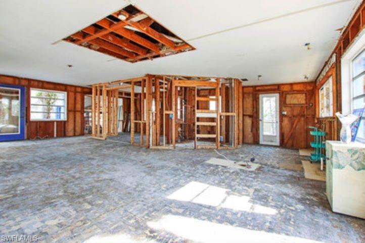 METES AND BOUNDS - Residential