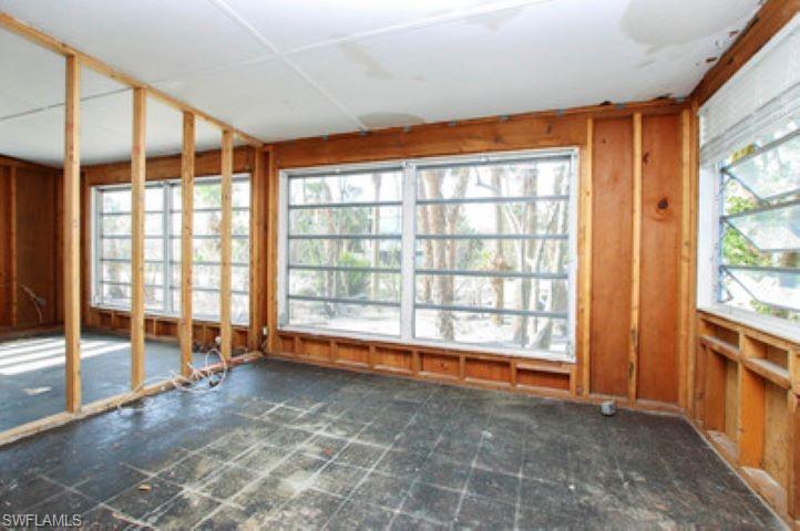 METES AND BOUNDS - Residential