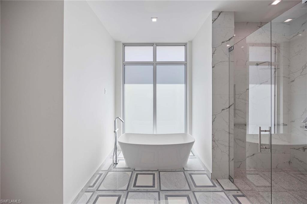 NAUTILUS NAPLES - Residential