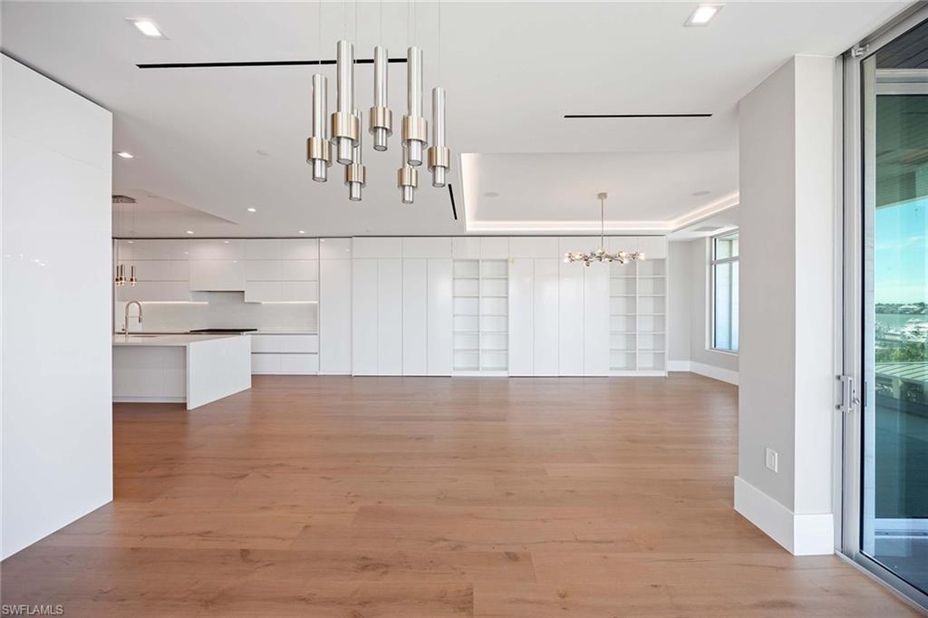 NAUTILUS NAPLES - Residential