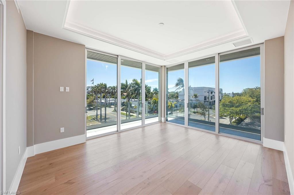 NAUTILUS NAPLES - Residential