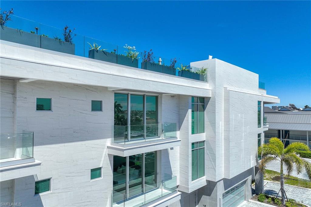 NAUTILUS NAPLES - Residential