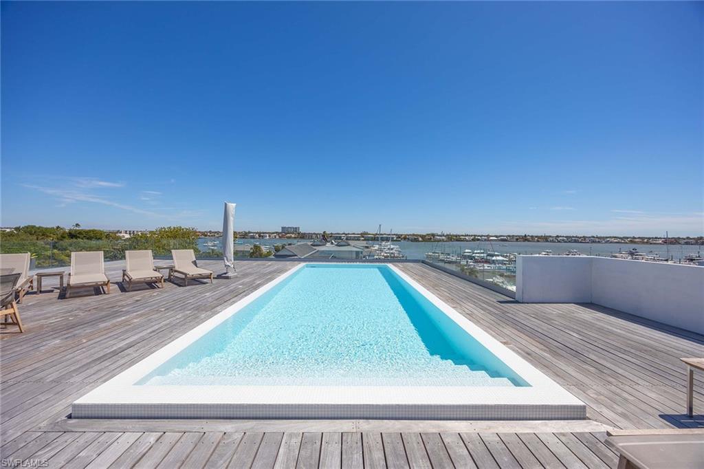 NAUTILUS NAPLES - Residential