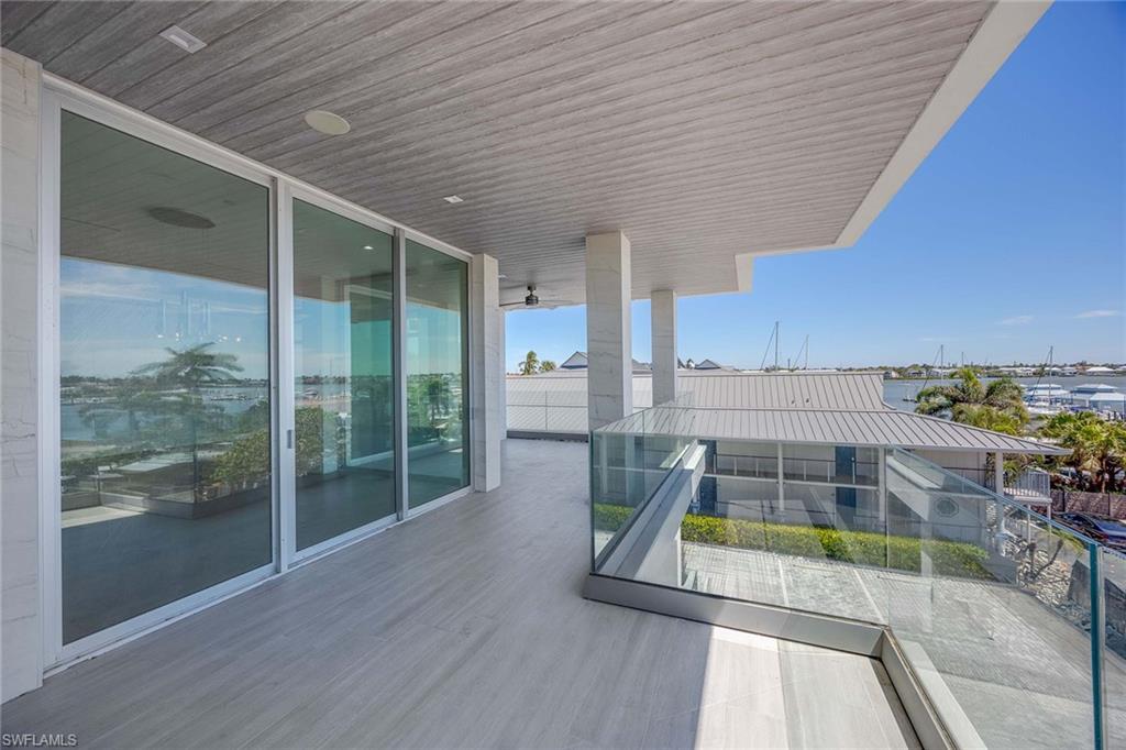 NAUTILUS NAPLES - Residential