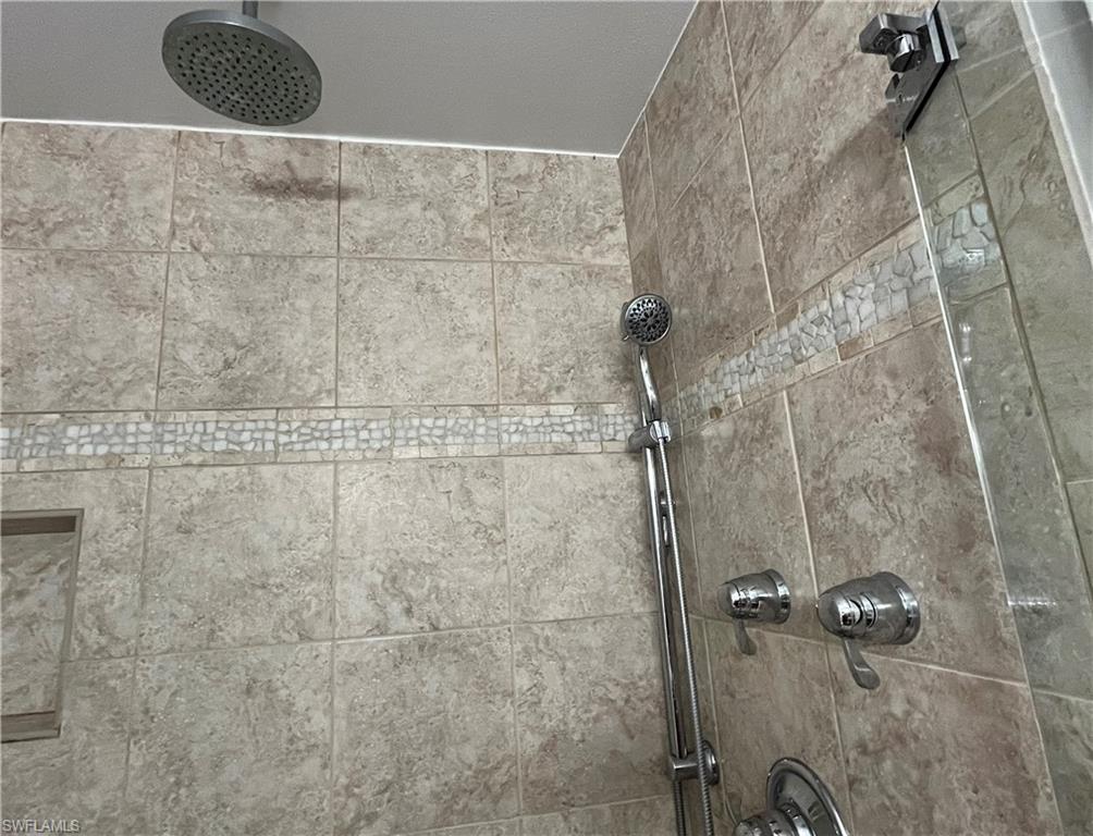 MYERLEE COUNTRY CLUB ESTATES NORTH CONDO - Residential