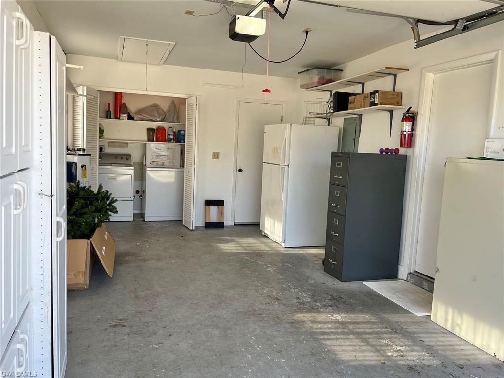 MYERLEE COUNTRY CLUB ESTATES NORTH CONDO - Residential