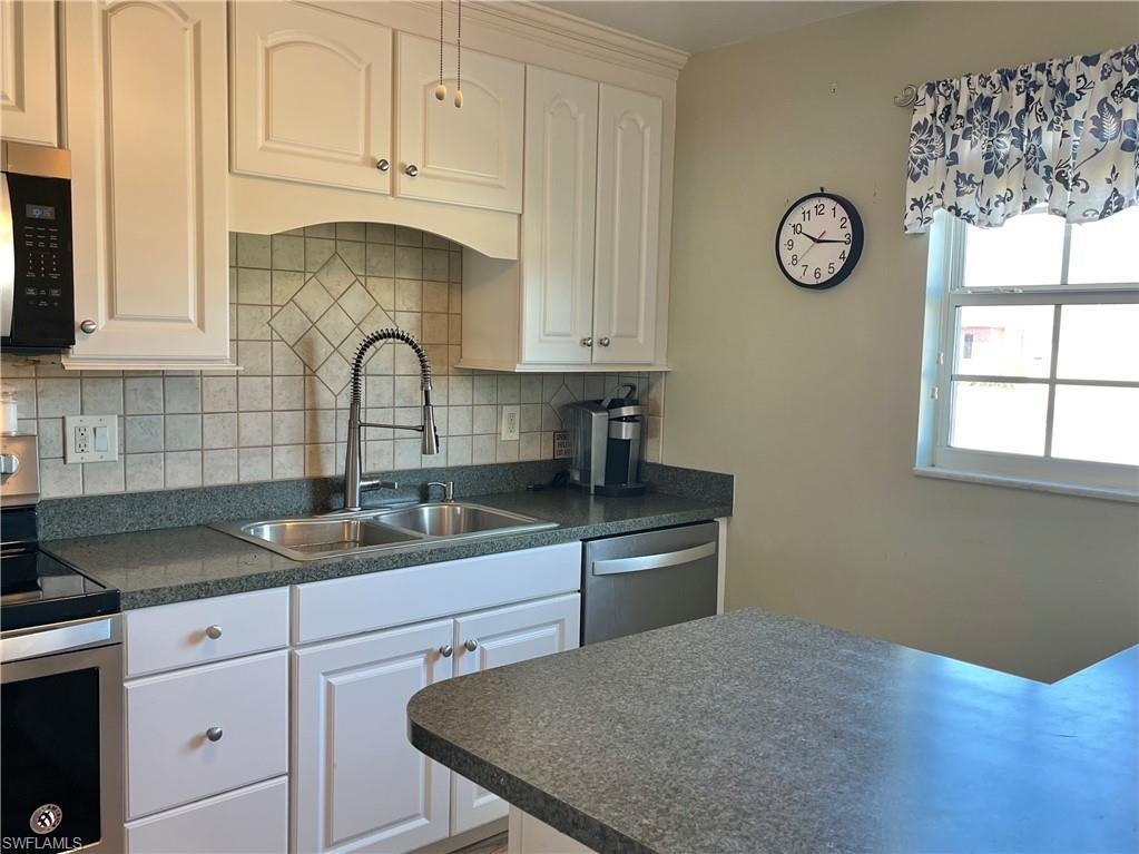 MYERLEE COUNTRY CLUB ESTATES NORTH CONDO - Residential