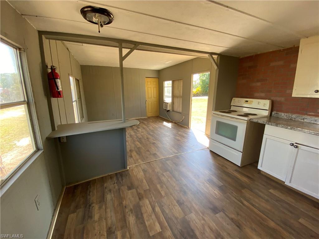 SUNCOAST ESTATES UNREC - Residential Lease