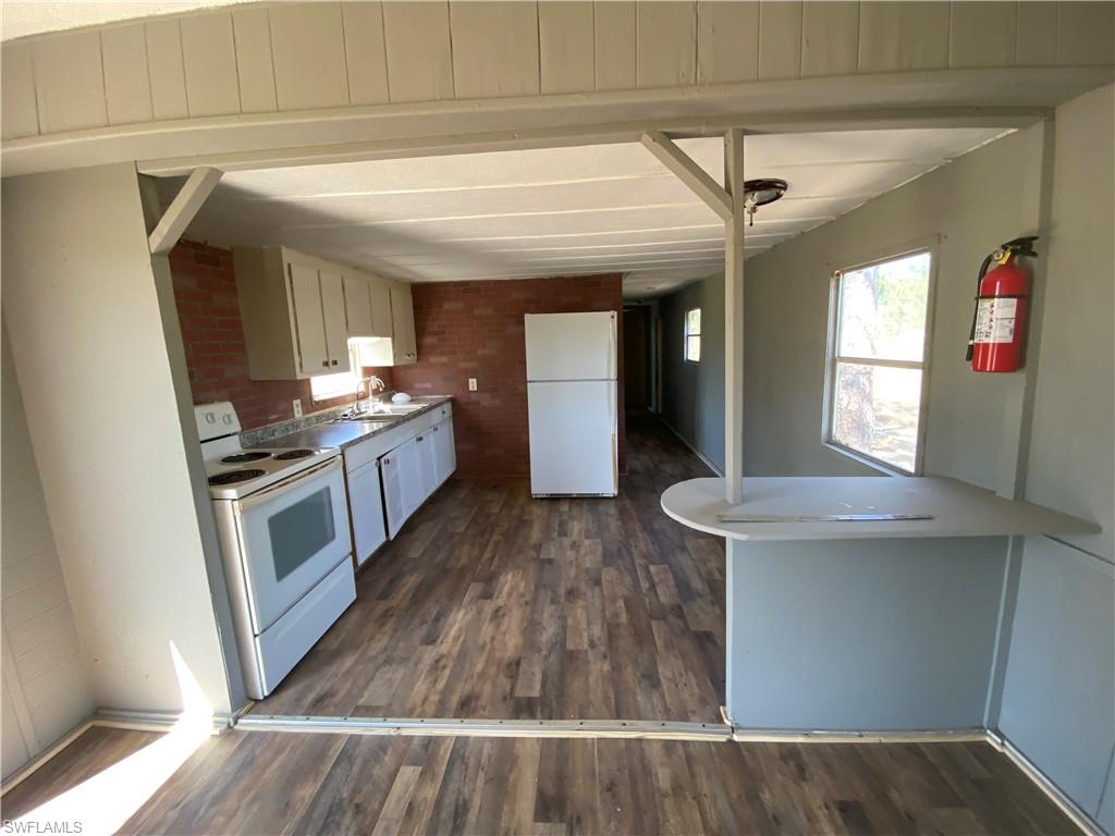 SUNCOAST ESTATES UNREC - Residential Lease