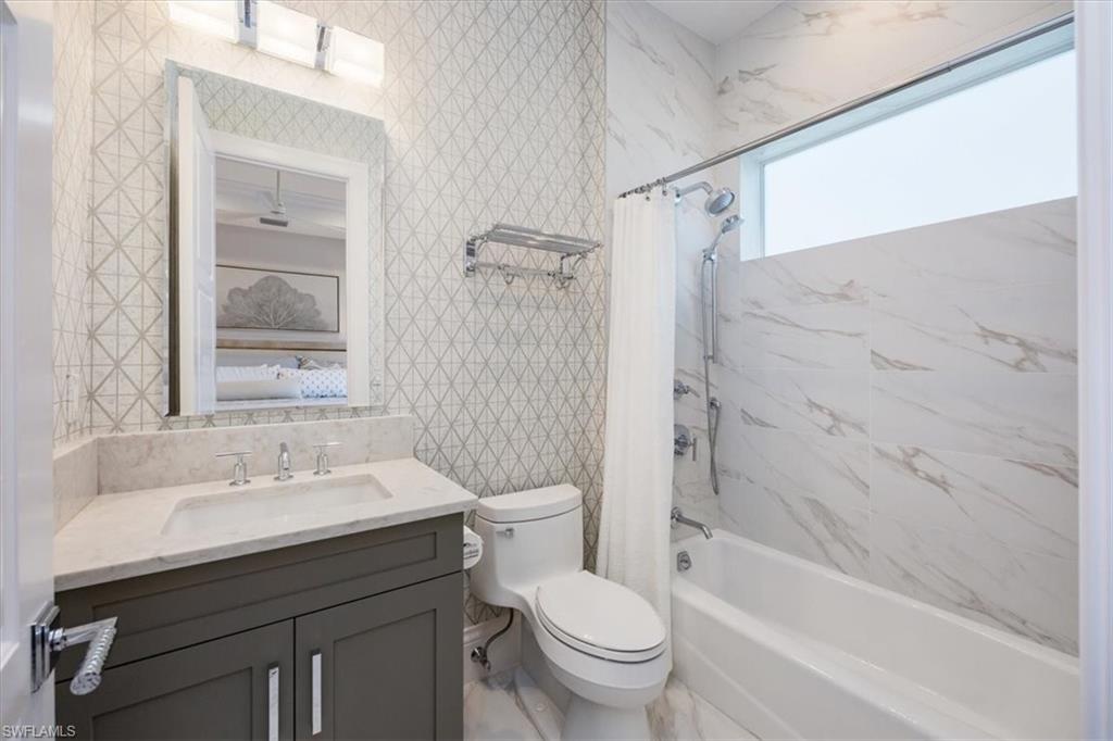 WINDWARD ISLE - Residential