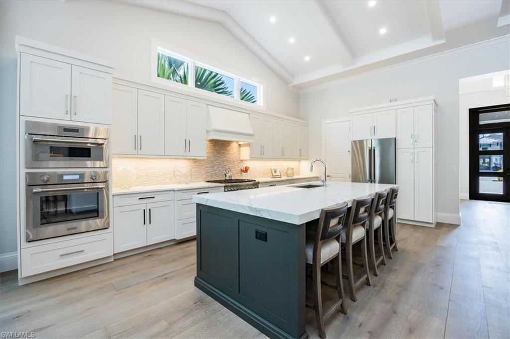 WINDWARD ISLE - Residential