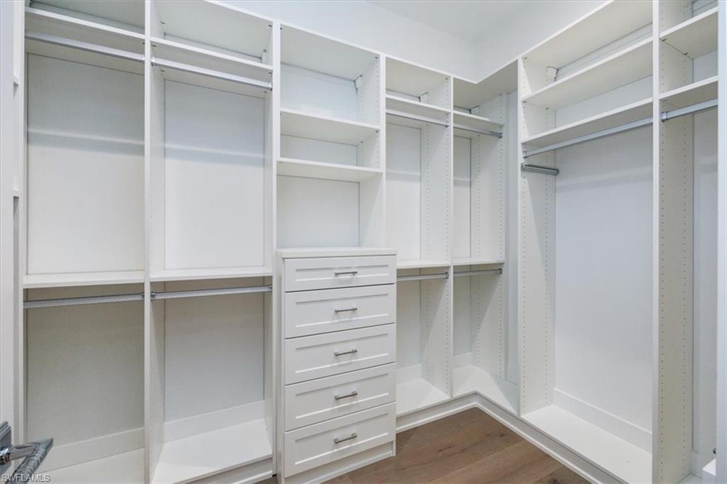 WINDWARD ISLE - Residential