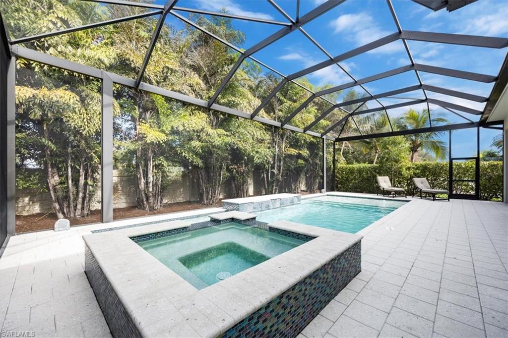 WINDWARD ISLE - Residential