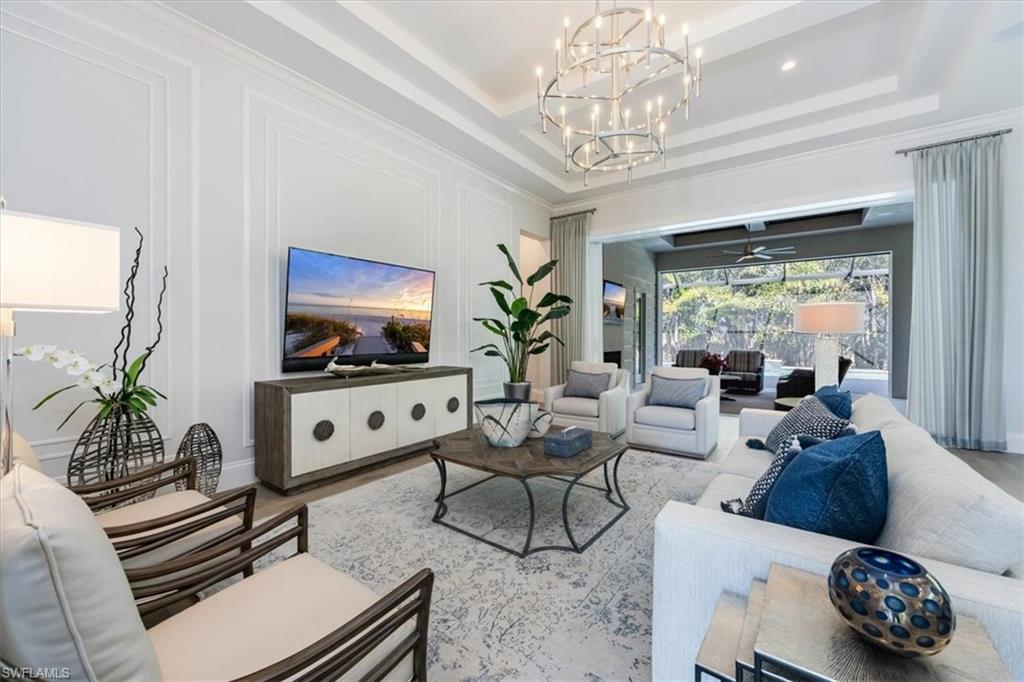 WINDWARD ISLE - Residential