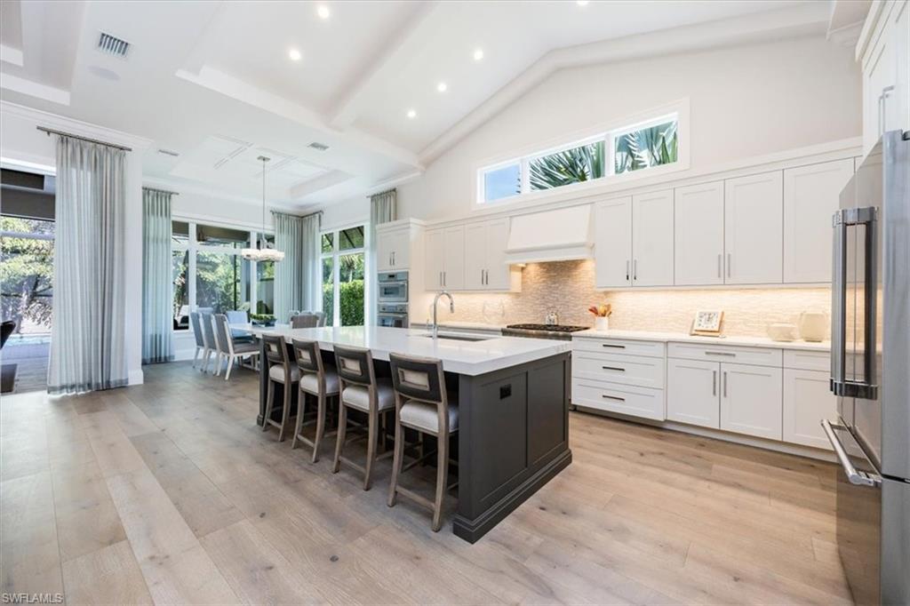 WINDWARD ISLE - Residential