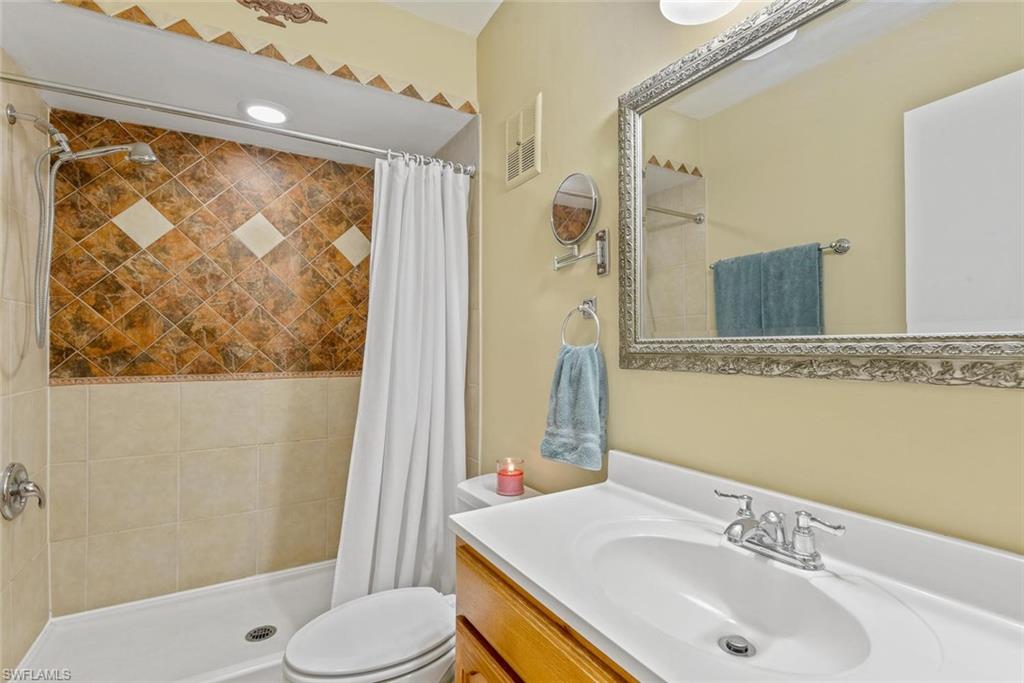 LAKEWOOD VILLAS - Residential