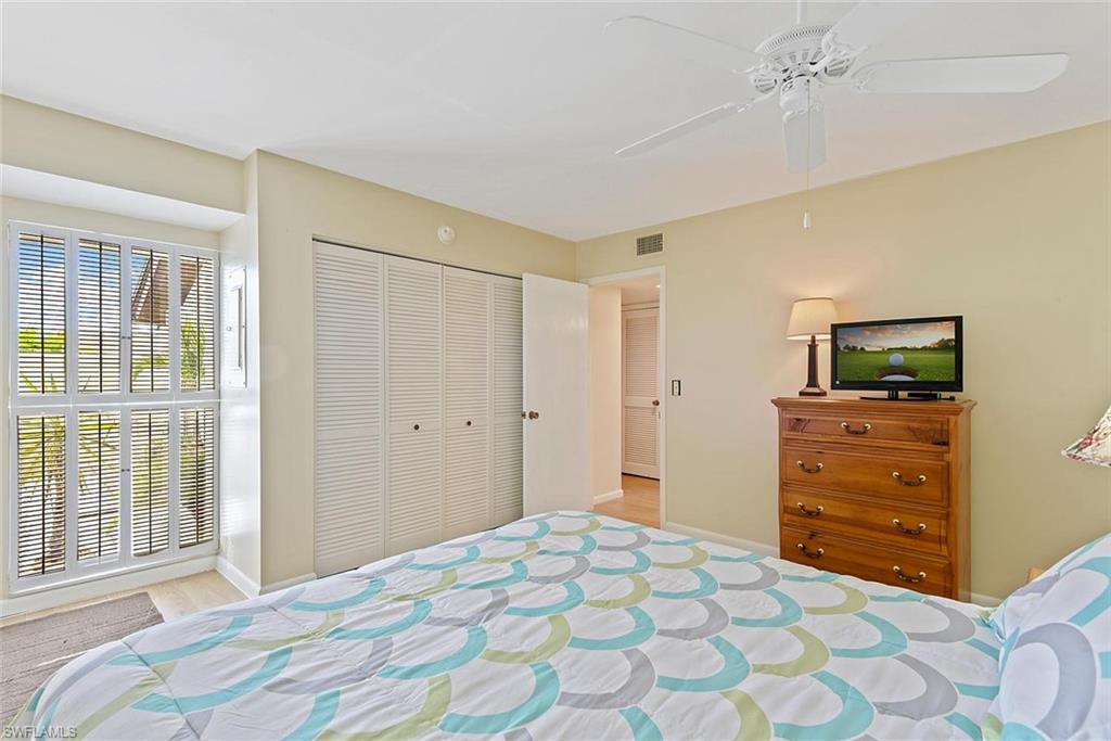 LAKEWOOD VILLAS - Residential