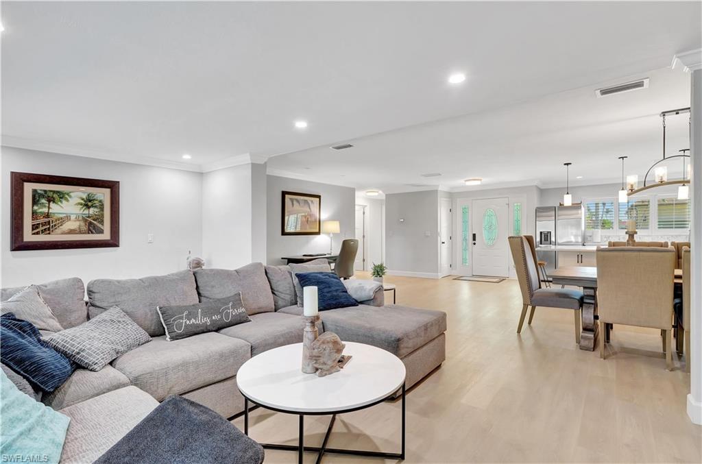 YACHT CLUB - Residential