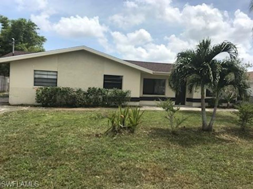 Investors....this may be the one for you. 4 Bedroom, 3 Bath, with Sailboat access..... single family home. 
Needs some work and updating. A great area to live for those that want to live the Florida life. Owner has just put in a brand new seawall. Please come and take a look at the possibilities.