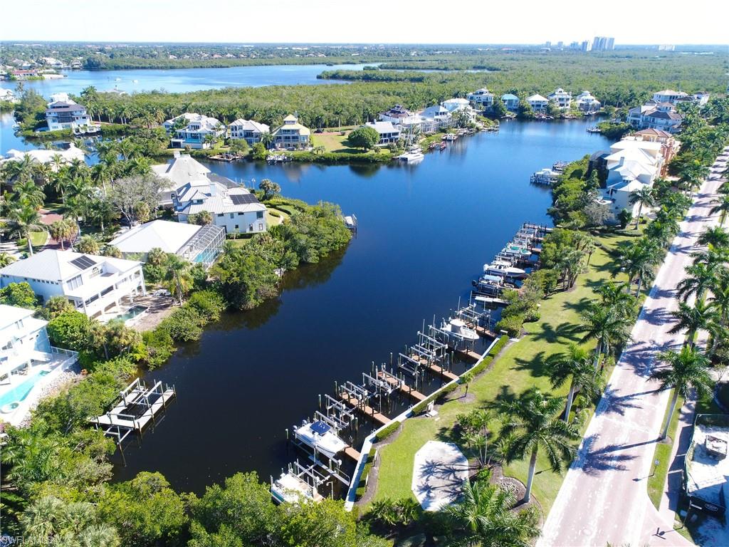 BAREFOOT BEACH - Residential