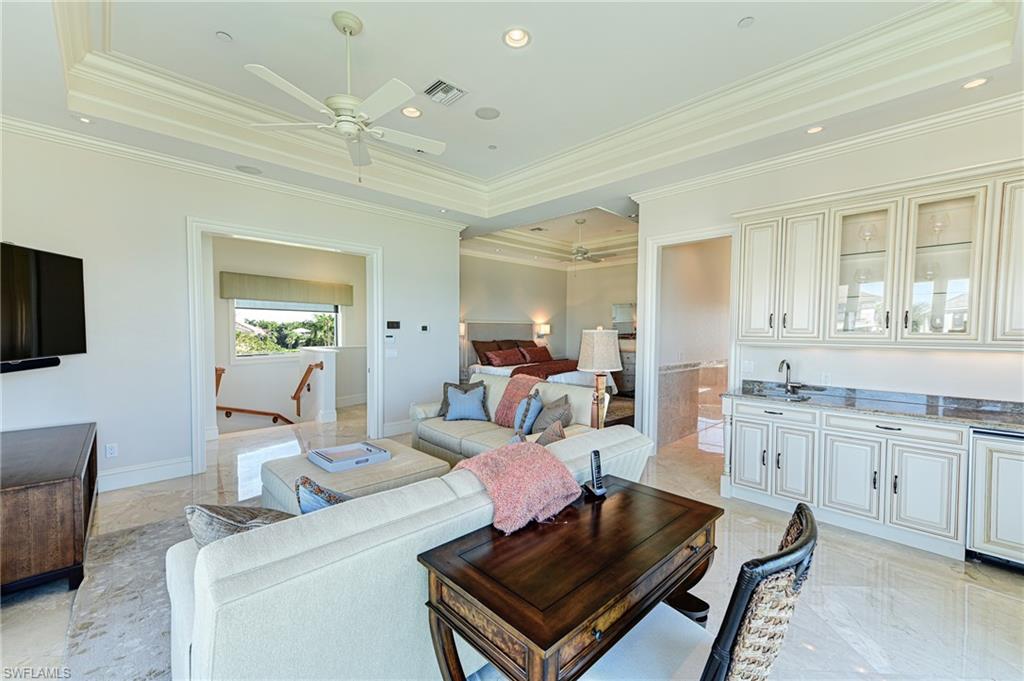 BAREFOOT BEACH - Residential