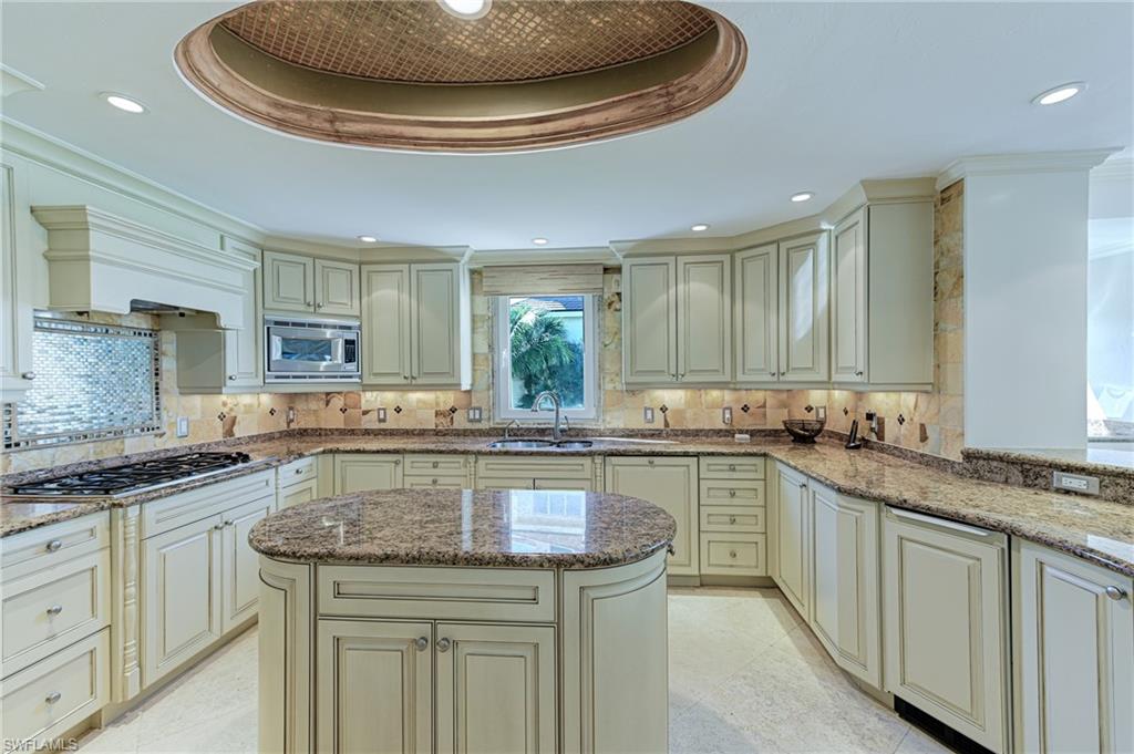 BAREFOOT BEACH - Residential