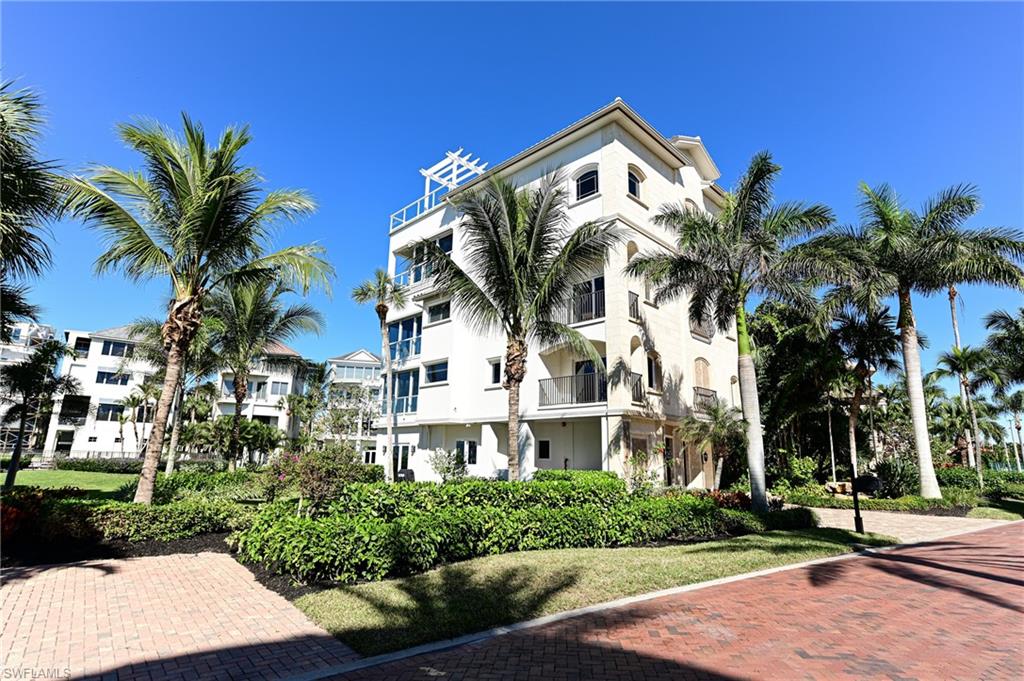 BAREFOOT BEACH - Residential