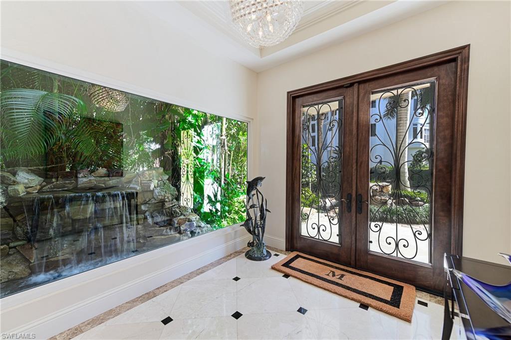 BAREFOOT BEACH - Residential