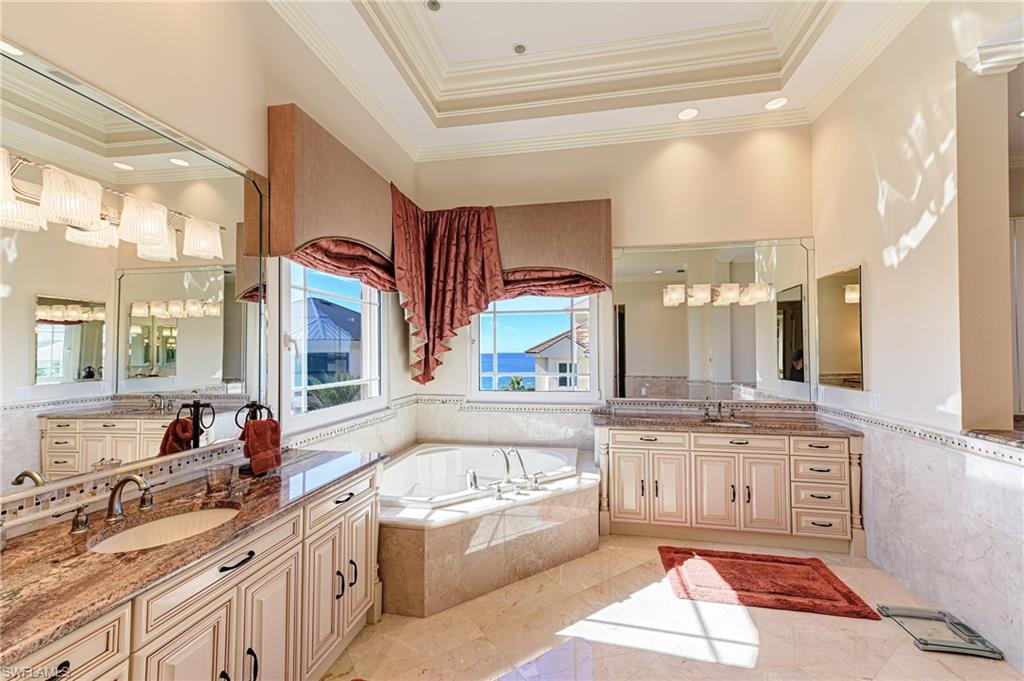 BAREFOOT BEACH - Residential