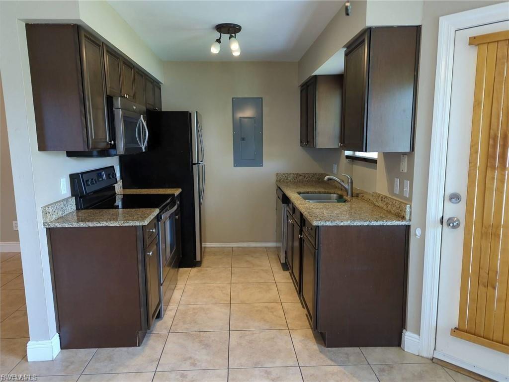 CAPE CORAL - Residential Lease