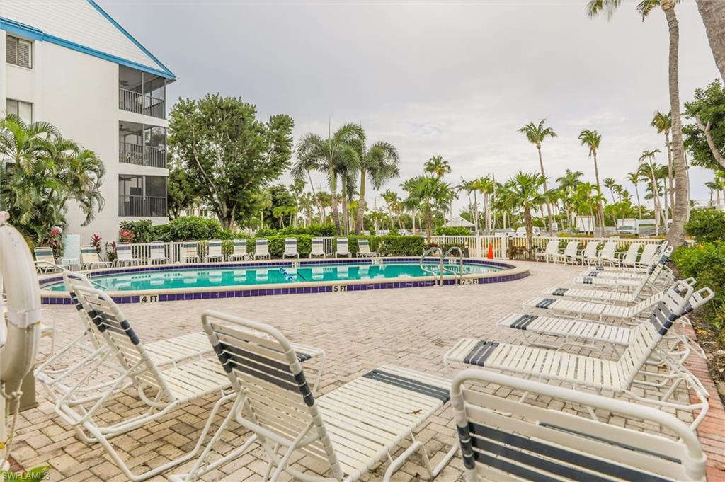 TENNIS VILLAS - Residential