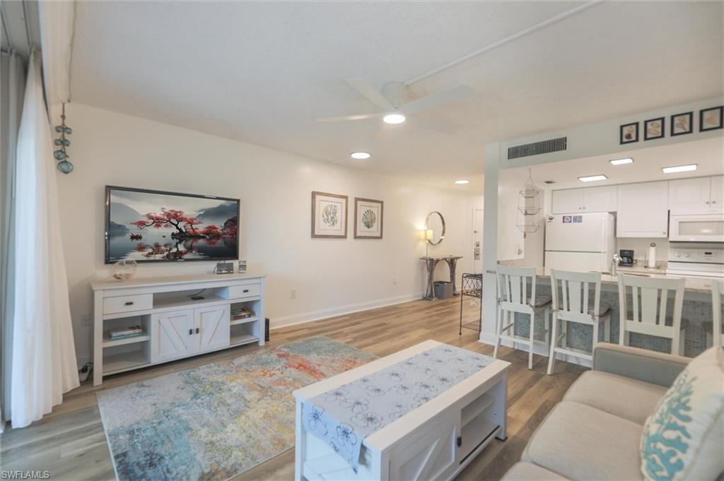 TENNIS VILLAS - Residential