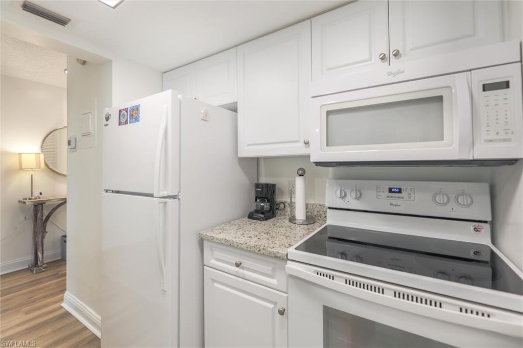 TENNIS VILLAS - Residential