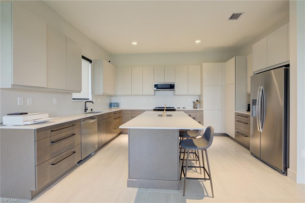 MAPLE RIDGE - Residential Lease