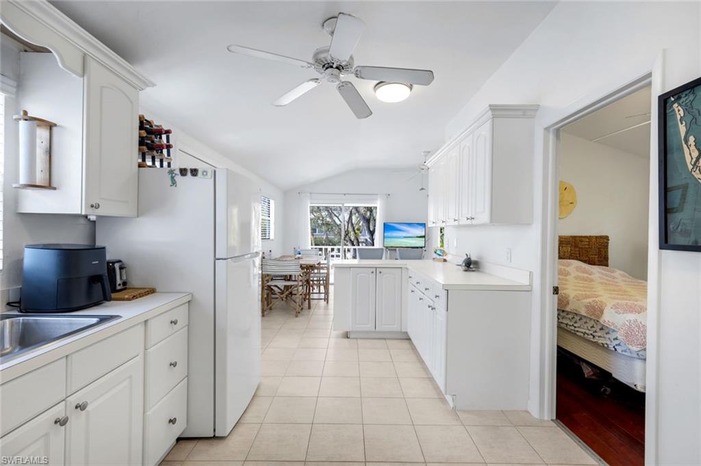 SANIBEL SHORES - Residential