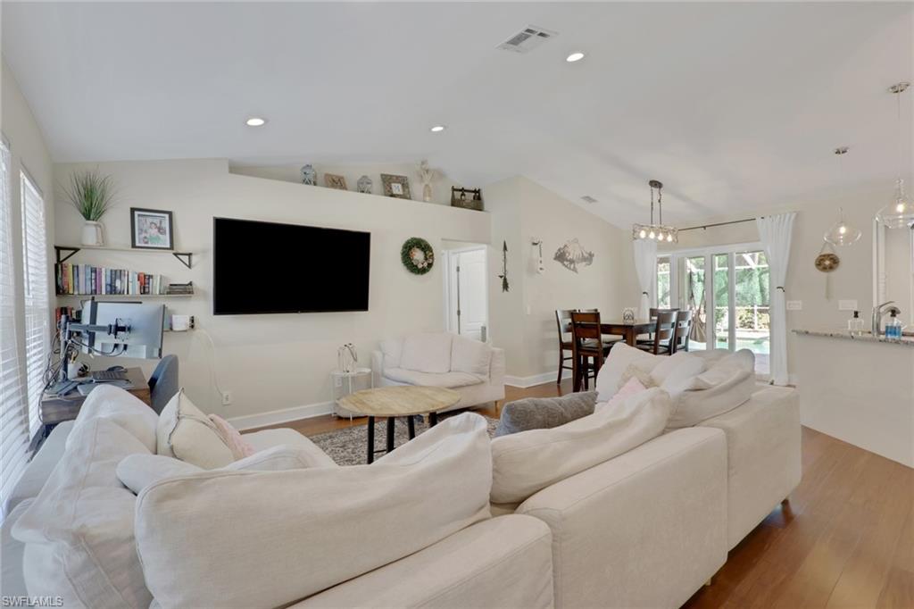 SAN CARLOS PARK - Residential