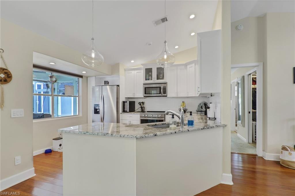 SAN CARLOS PARK - Residential