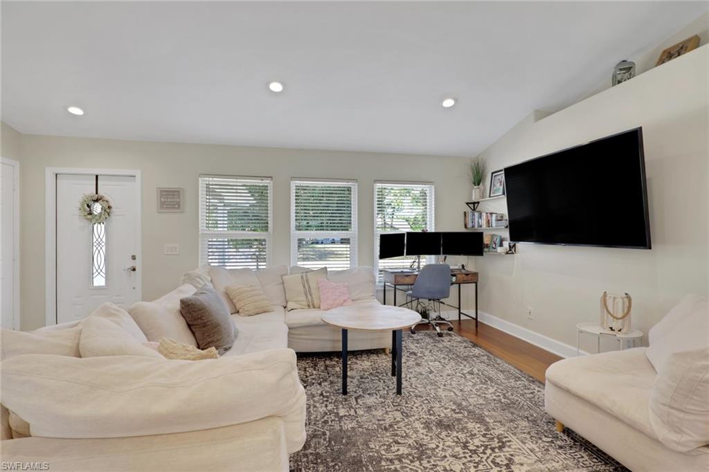 SAN CARLOS PARK - Residential