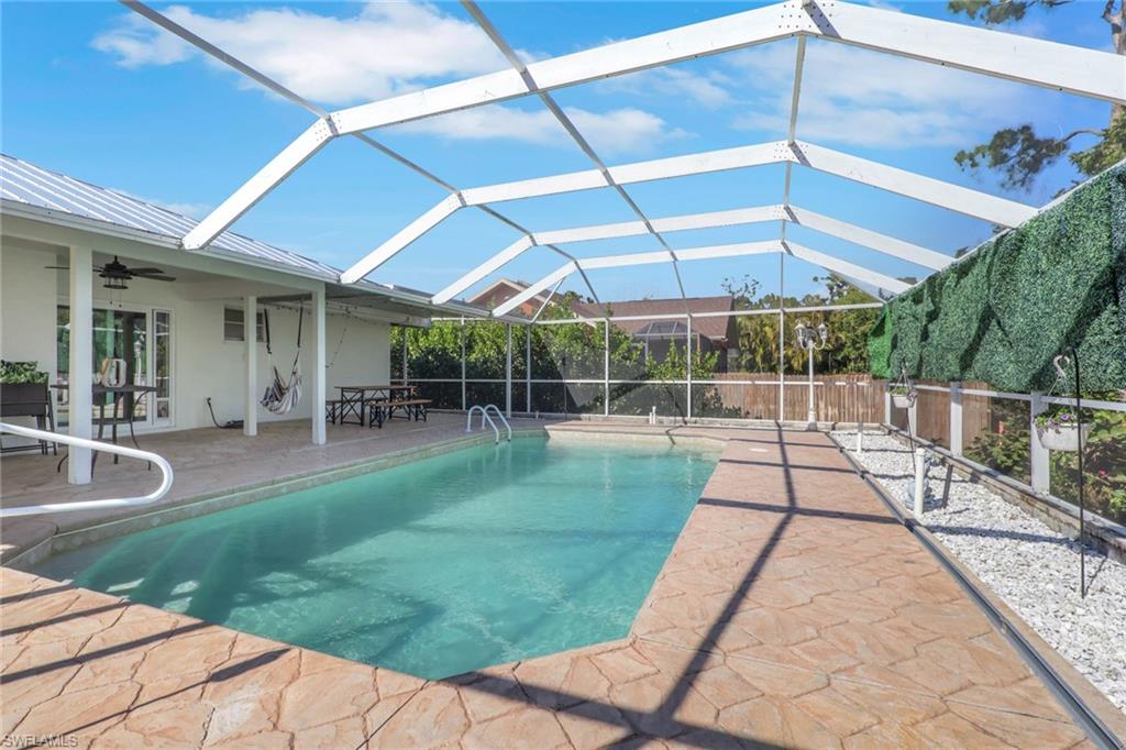 SAN CARLOS PARK - Residential