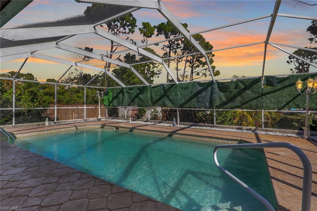 SAN CARLOS PARK - Residential