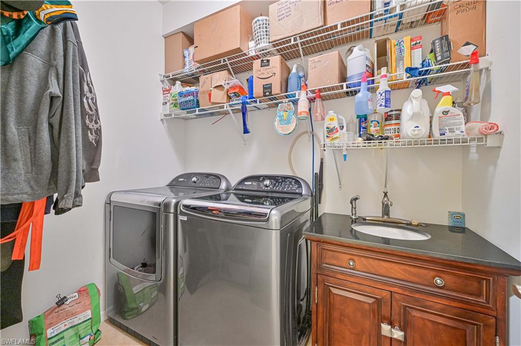 BANYAN BAY - Residential