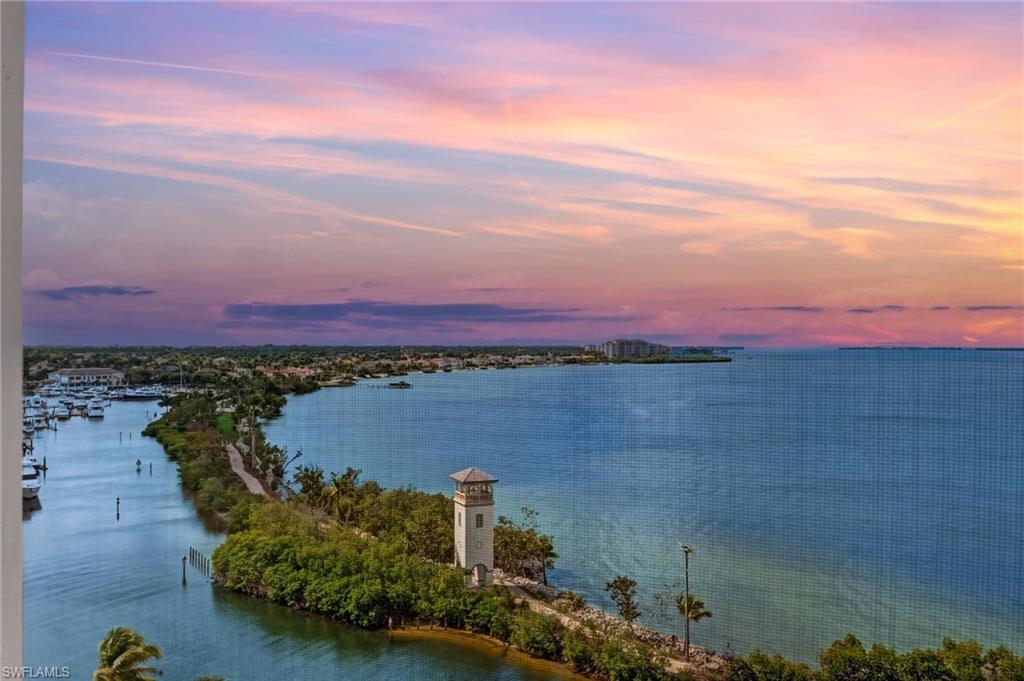 THE SHORES - Residential