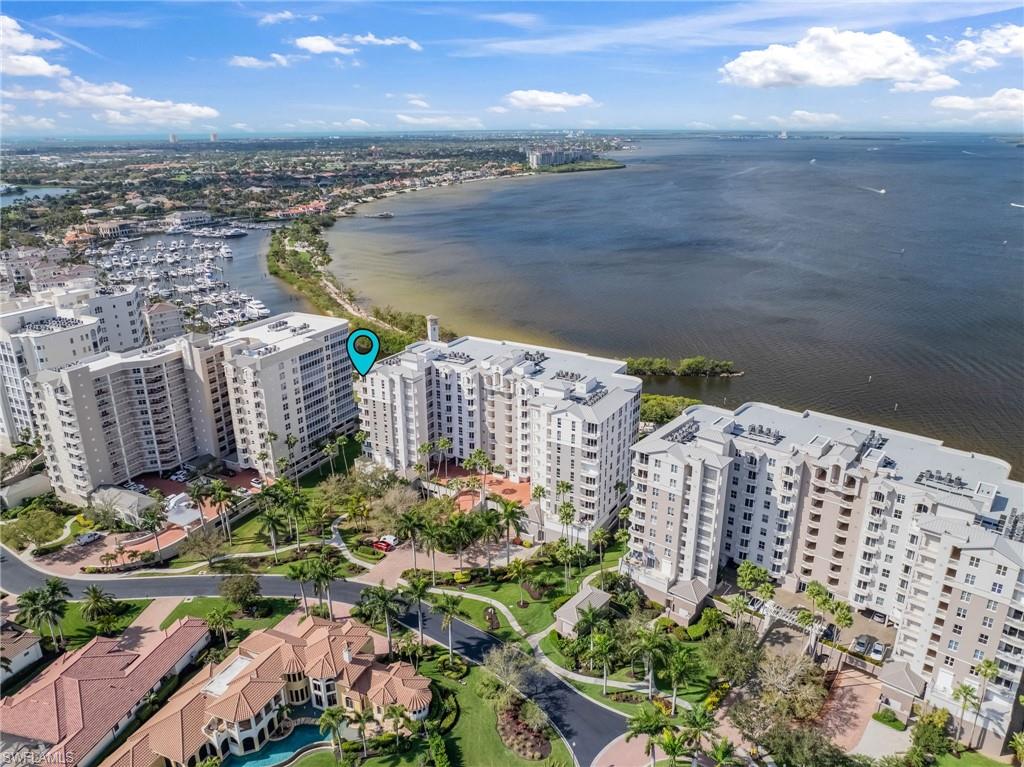 THE SHORES - Residential