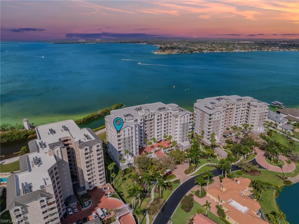 THE SHORES - Residential