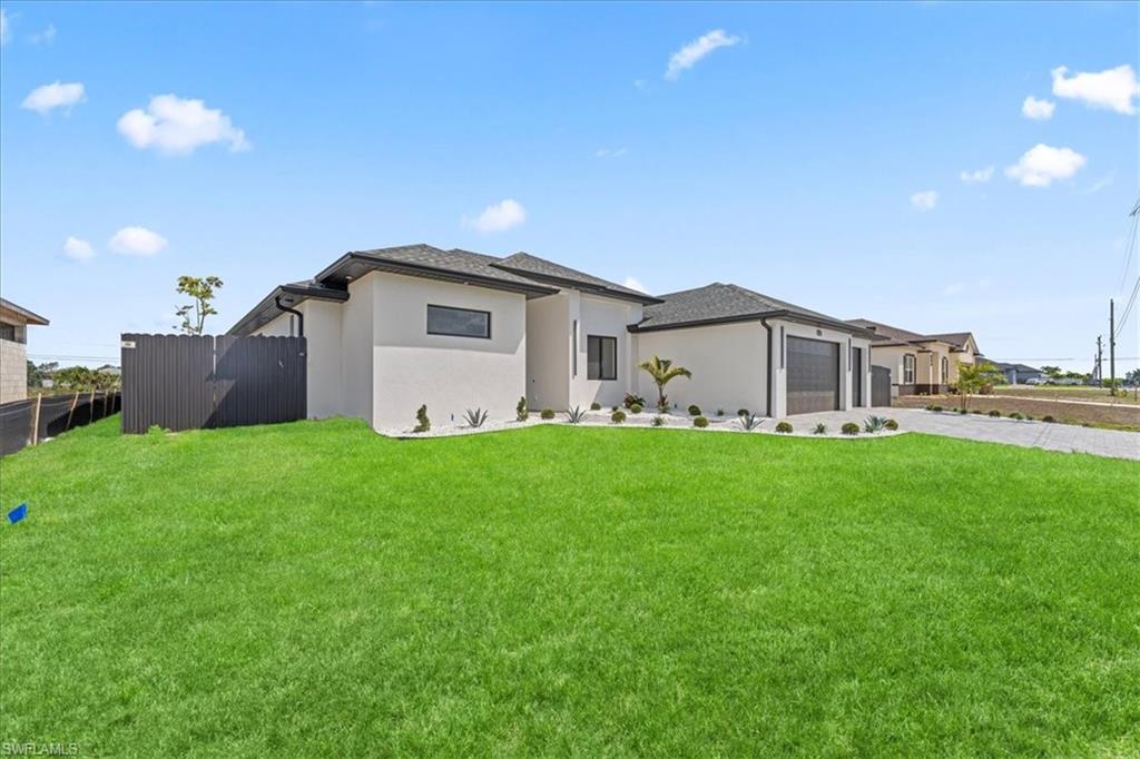 CAPE CORAL - Residential