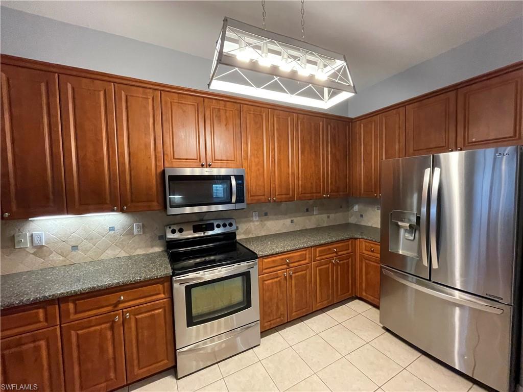 CORAL LAKES - Residential Lease