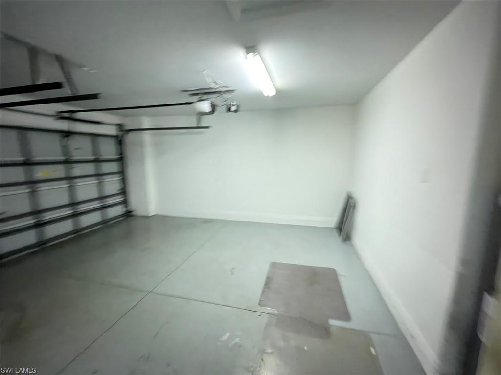 CORAL LAKES - Residential Lease