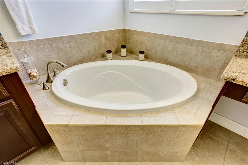 MOODY RIVER ESTATES - Residential Lease